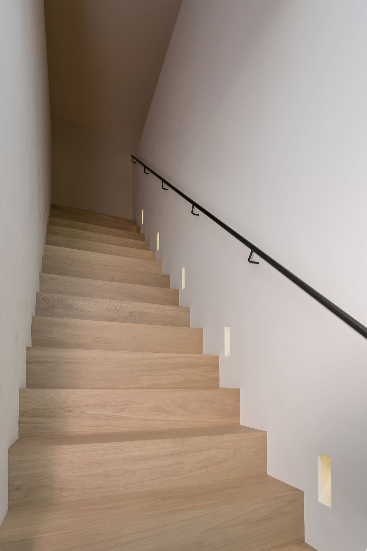 Rieten-villa-met-buitenzwembad-berkel-en-rodenrijs-staand03